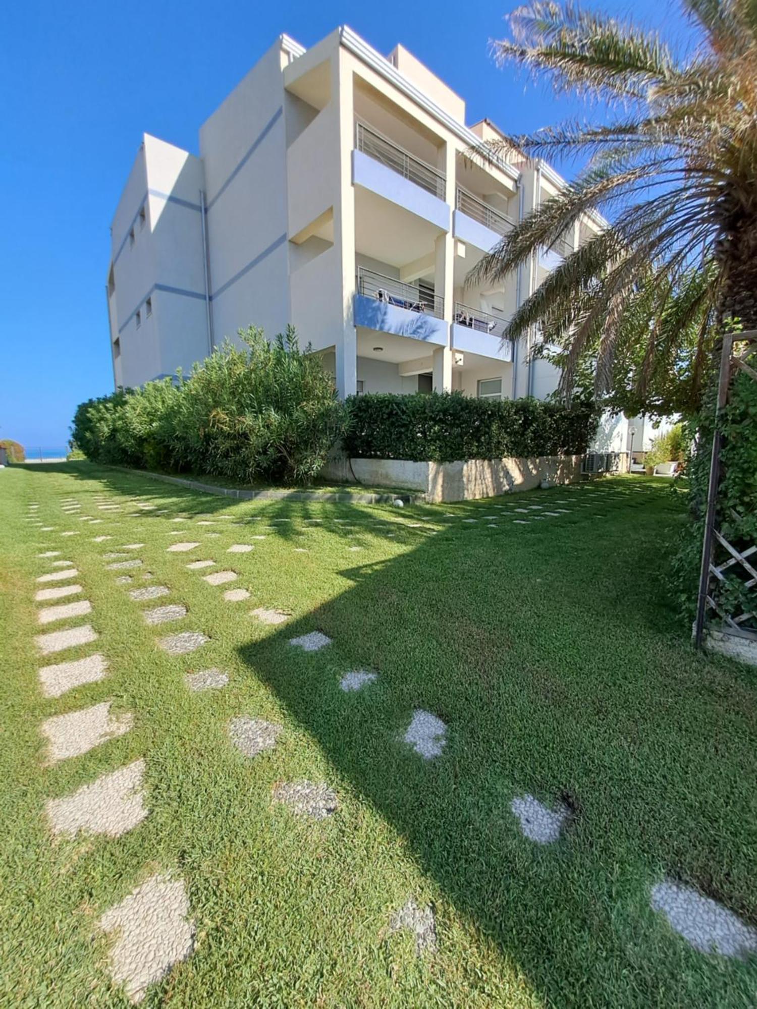 Appartamenti Vacanze Villa Meo Villafranca Tirrena Exterior foto