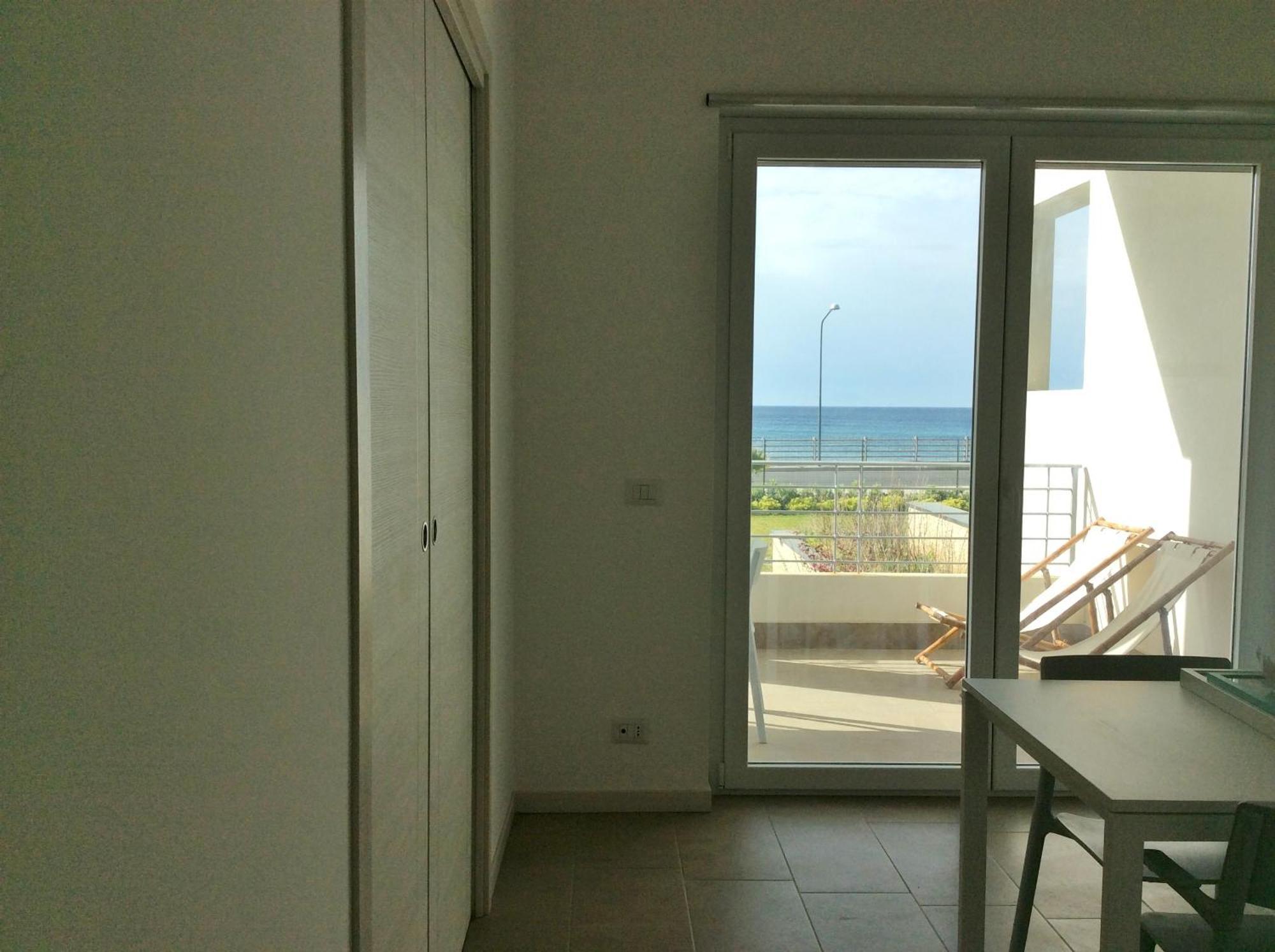 Appartamenti Vacanze Villa Meo Villafranca Tirrena Exterior foto