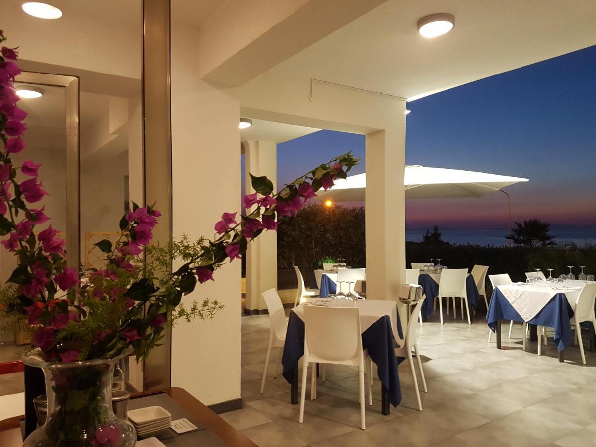 Appartamenti Vacanze Villa Meo Villafranca Tirrena Exterior foto